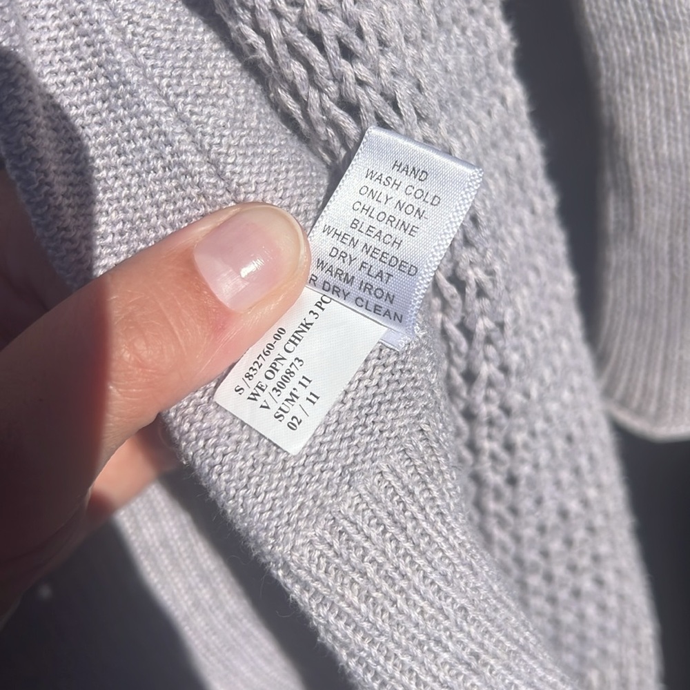 100% Cotton Cardigan by Banana Republic, Medium in Lilac - Picture 6 of 11